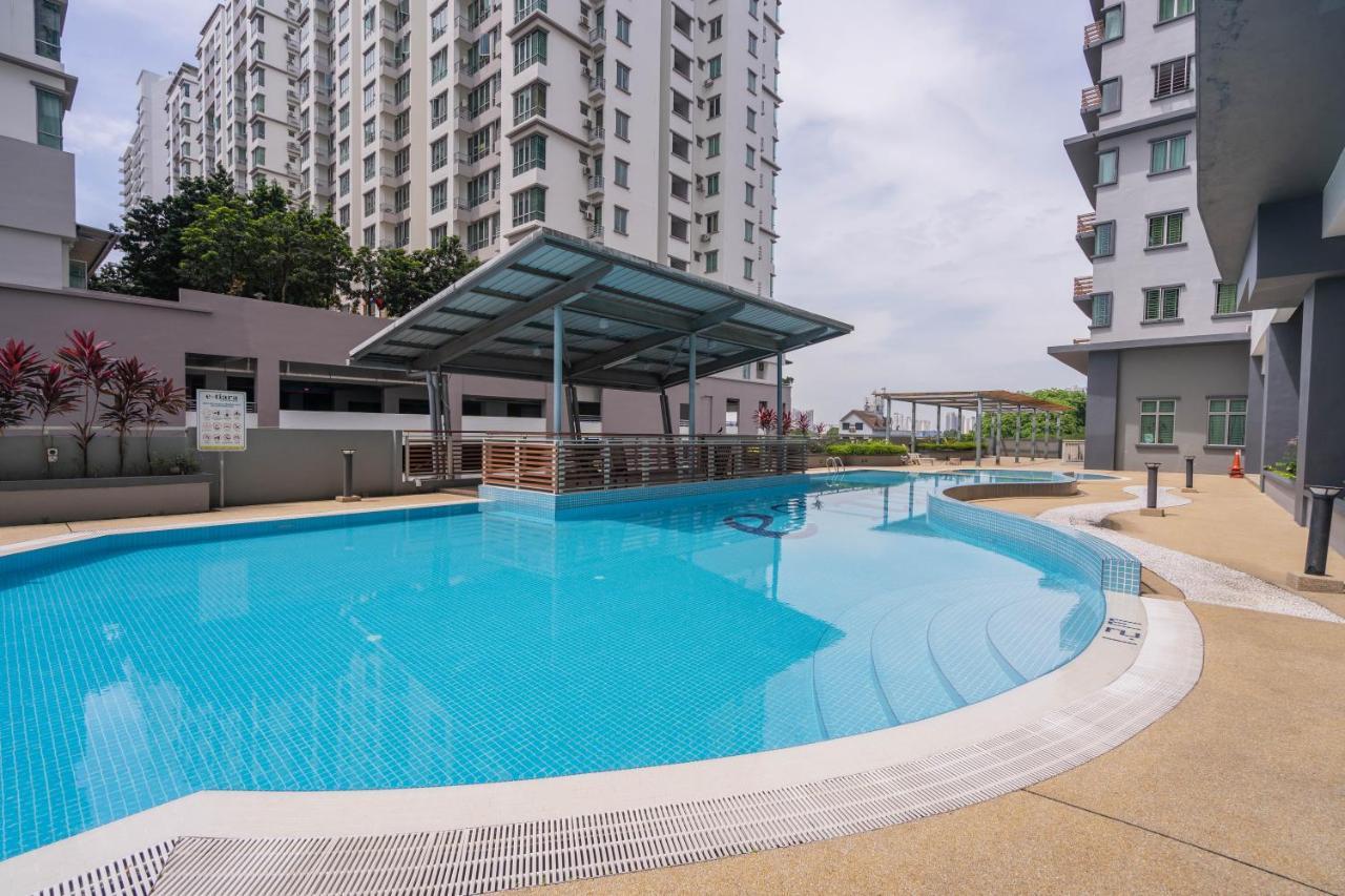 Cozy 2-Bedroom For 4 Pax With Pool - Субанґ-Джая Екстер'єр фото