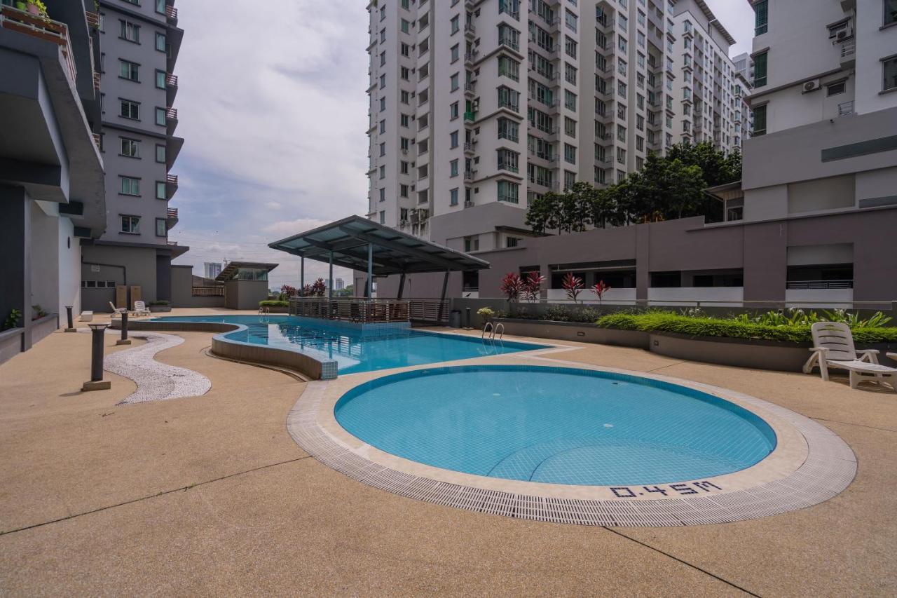 Cozy 2-Bedroom For 4 Pax With Pool - Субанґ-Джая Екстер'єр фото